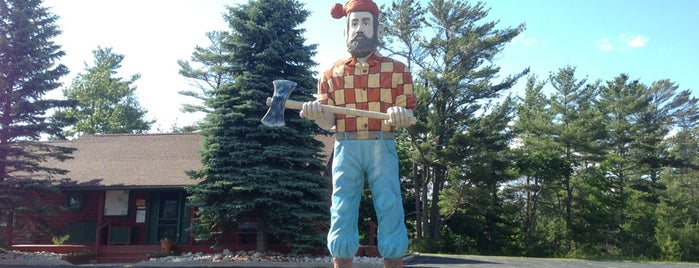 Paul Bunyan Statue is one of Roadside Men of the US.