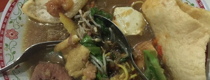 Tahu Campur Lamongan Mat Andri is one of Favorite Food.