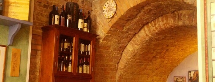 Osteria Il Carroccio is one of Weekend Siena.