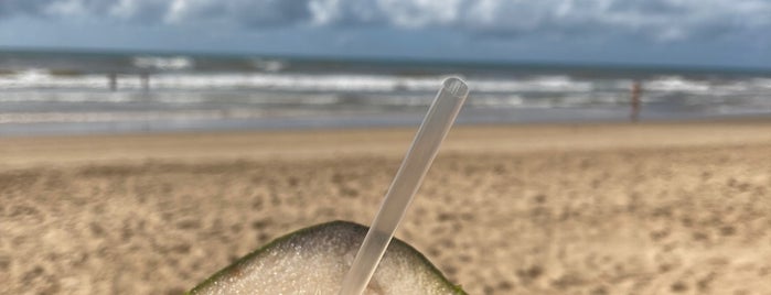 Praia de Atalaia is one of Visite em Aracaju.