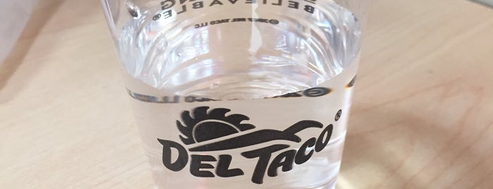Del Taco is one of Kevinさんのお気に入りスポット.