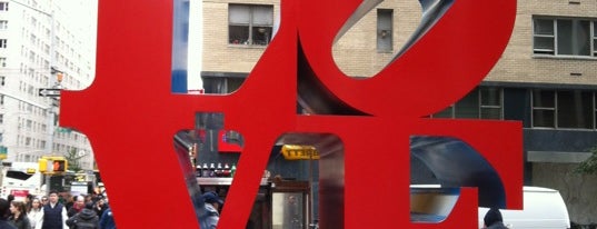 Escultura LOVE por Robert Indiana is one of Nell's New York 2012.