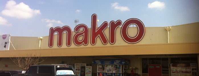 Makro is one of Centros Comerciales II.