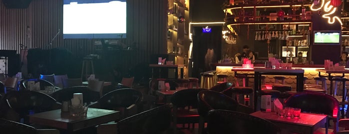 Music House Bar is one of Vadim'in Beğendiği Mekanlar.