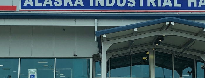 Alaska Industrial Hardware is one of Dennisさんのお気に入りスポット.