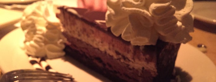 The Cheesecake Factory is one of Lugares favoritos de Rosana.