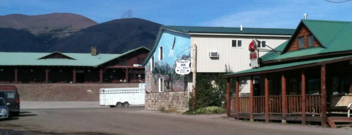 Glacier National Park East Entrance is one of rebecca'nın Beğendiği Mekanlar.
