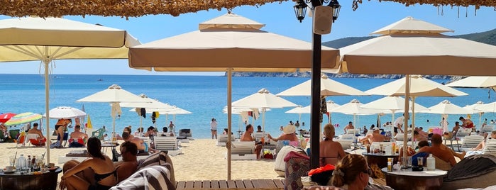 Cavo Kalamitsi Beach Bar is one of Halkidiki 2nd Leg 😂😍🐳🍗🌞🌊.