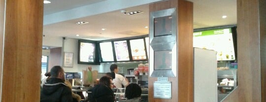 McDonald's is one of Locais curtidos por Xinnie.