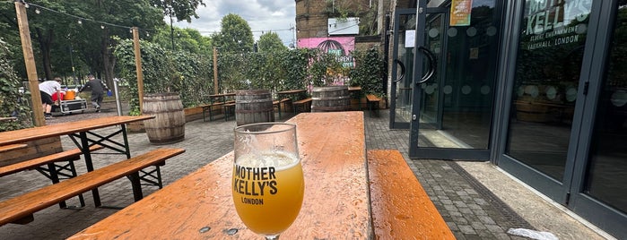 Mother Kelly's Bottle Shop & Taproom is one of London Bars.