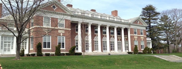 Stonehill College is one of Top College Admissions Visitor Centers.