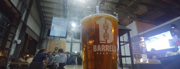 13 Barrels Brewing is one of Lugares favoritos de Ian.