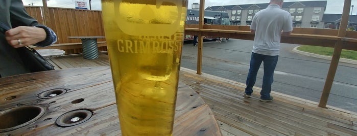 Grimross Brewing Co. is one of สถานที่ที่ Clarence ถูกใจ.