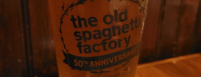 The Old Spaghetti Factory is one of Gespeicherte Orte von Lucia.