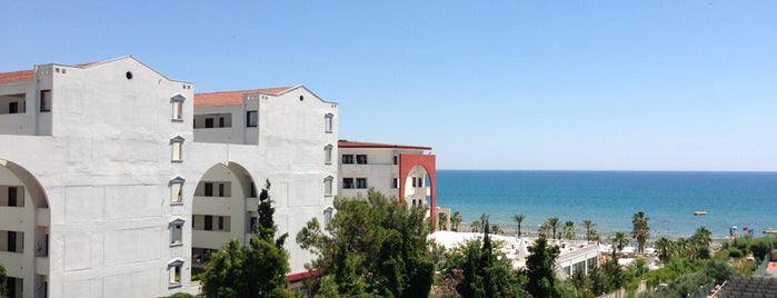 Mira Mare Beach Hotel is one of สถานที่ที่ Müge ถูกใจ.
