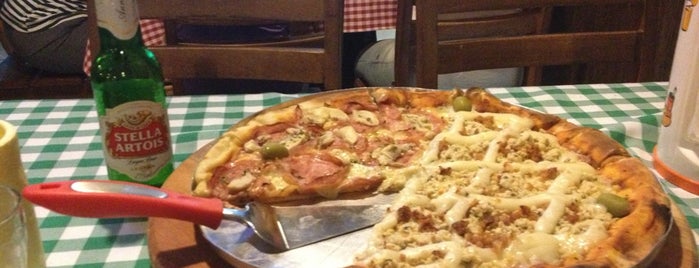 Matraca's Pizzaria is one of Posti che sono piaciuti a Seymour.