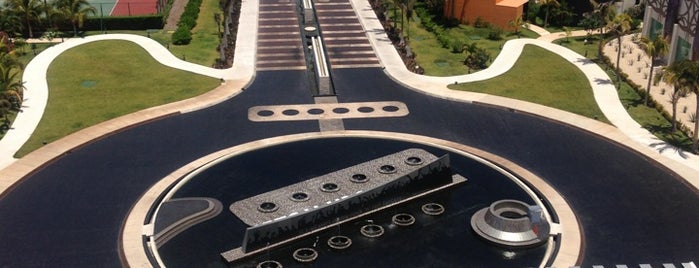 Hard Rock Hotel Cancún is one of Tempat yang Disukai Traveltimes.com.mx ✈.