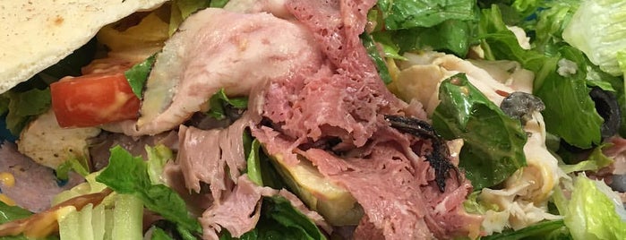 Haz Subs & Salads is one of Locais curtidos por 🖤💀🖤 LiivingD3adGirl.