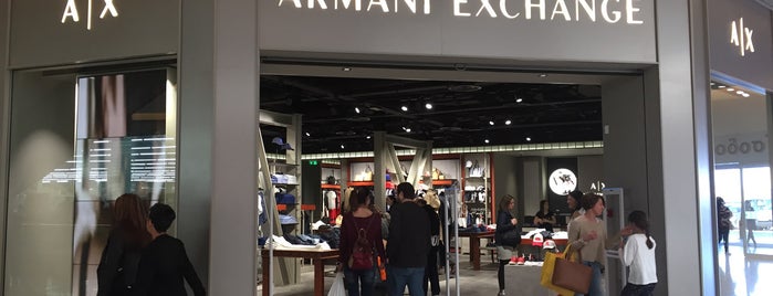 Armani Exchange is one of Locais curtidos por Bego.