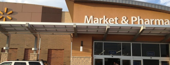 Walmart Supercenter is one of Tempat yang Disukai Matt.