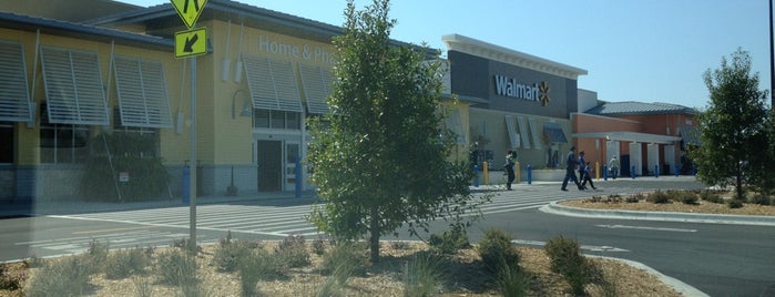 Walmart Supercenter is one of Robert : понравившиеся места.