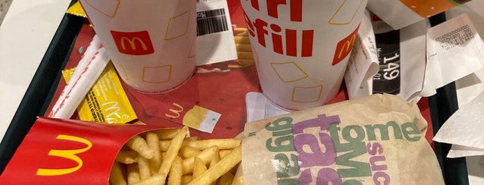 McDonald's is one of Restaurantes que lembro de ter ido em Porto Alegre.