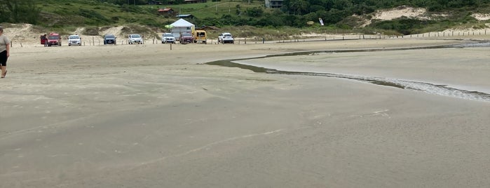 Praia do Luz is one of Garopaba.