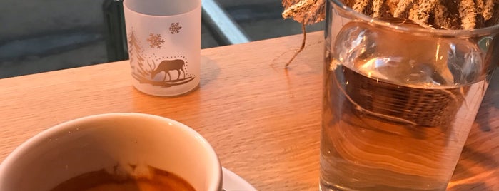 Double B Coffee & Tea is one of Posti che sono piaciuti a Stacey.