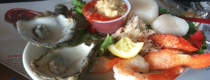 J's Oyster Bar is one of Old Port Lunch Spots.