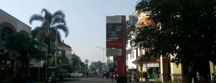 Metro Indah Mall is one of mall/trade centre bandung.