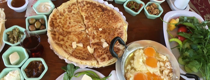 Çakırlar Köy Kahvaltısı is one of Lugares favoritos de Tolga.