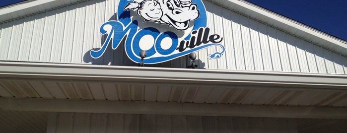 MOO-ville Creamery is one of Tempat yang Disimpan Holly.