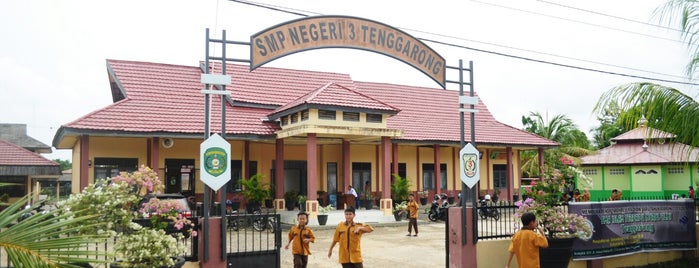 SMP Negeri 3 Tenggarong is one of Sekolah dan Universitas Etam.