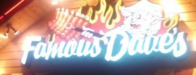 Famous Dave's is one of Ericさんのお気に入りスポット.