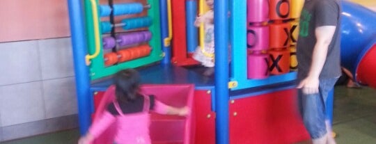 Playground @ McD Puchong Gateway is one of Orte, die Joshua gefallen.