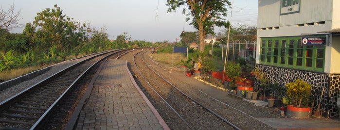 Stasiun Benowo is one of Surabaya train station.