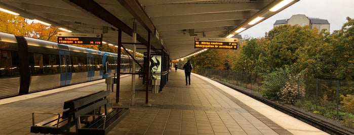 Hägerstensåsen T-bana is one of Stockholm T-Bana (Tunnelbana/Metro/U-Bahn).