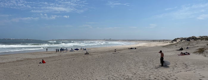 Praia da Cova de Alfarroba is one of Peniche.