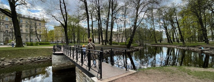 Мостик в Лопухинском Саду is one of Все мосты Санкт-Петербурга (северный берег).