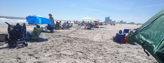 17th Street Beach is one of Lieux qui ont plu à Pam.