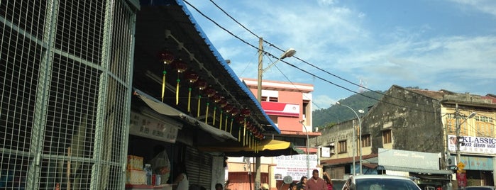 Kap Bung Steam Rice (巴刹街香浓盖饭) is one of Bukit Mertajam.