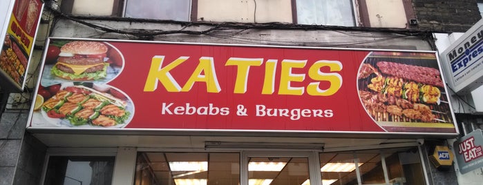 Katie's Kebabs and Burgers is one of Lugares favoritos de Paul.