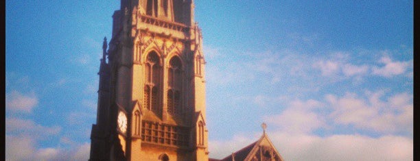 Our Lady and the English Martyrs Church is one of สถานที่ที่ Adrián ถูกใจ.