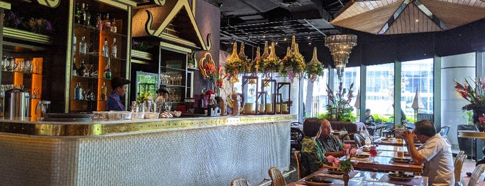 Nam Thai Kitchen & Bar is one of Lugares favoritos de angeline.