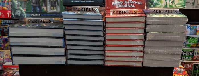 Periplus is one of Andreさんのお気に入りスポット.