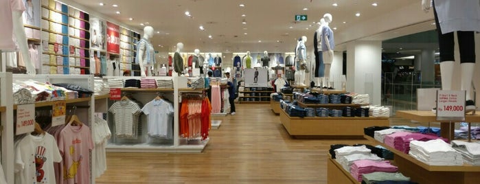 UNIQLO (ユニクロ) is one of Devi’s Liked Places.