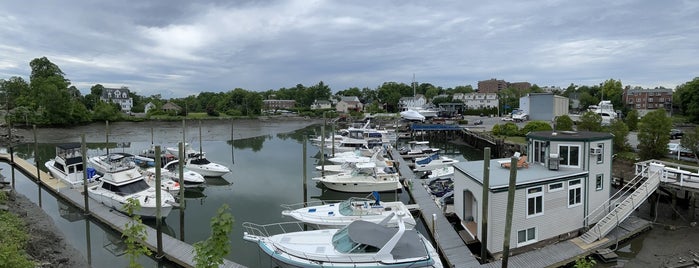 Marina Grill is one of Docks.