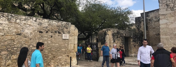 The Alamo is one of Tempat yang Disukai Super.