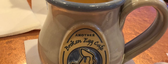 Another Broken Egg Cafe is one of Lugares favoritos de Super.