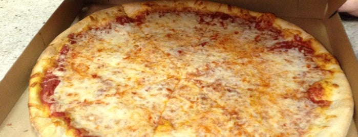 Sanford's Little Italy Pizza & Pasta is one of Locais salvos de Dave.
